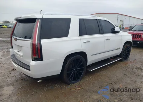 2016 Cadillac Escalade Premium Collection z USA, uszkodzony, nr VIN 1GYS4CKJ4GR452392
